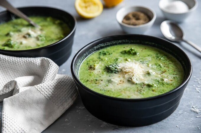 Суп с брокколи и пармезаном